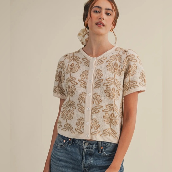 &merci, Floral Knit Short Puff Sleeve sweater  in Taupe Beige, s m l - Picture 2 of 4